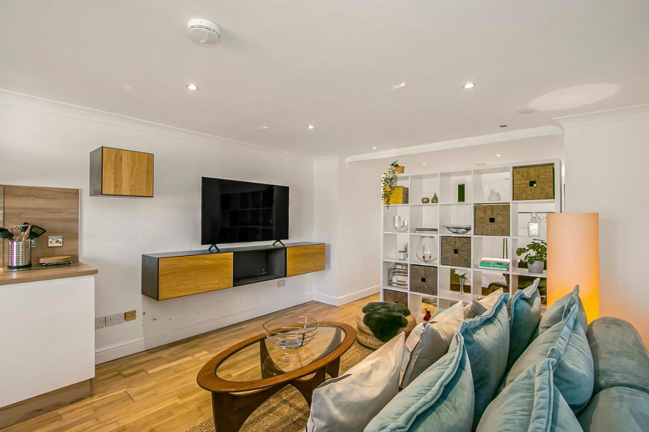 The Annex - Unparalleled Beach Front Luxury Accommodation - Private South West Facing Patio Area - Pet Friendly - Sky - Netflix - Super Fast Wi-Fi - Stones Throw To The Beach 본머스 외부 사진