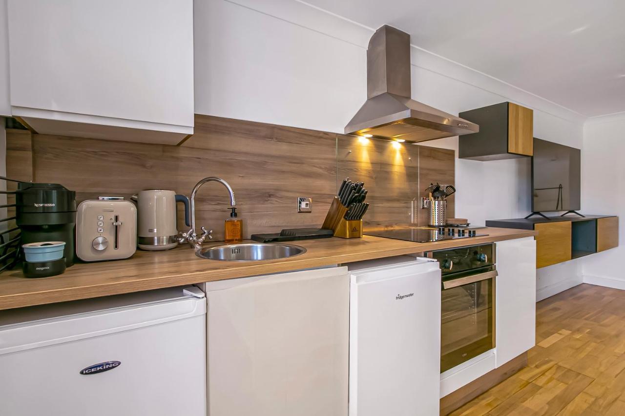 The Annex - Unparalleled Beach Front Luxury Accommodation - Private South West Facing Patio Area - Pet Friendly - Sky - Netflix - Super Fast Wi-Fi - Stones Throw To The Beach 본머스 외부 사진